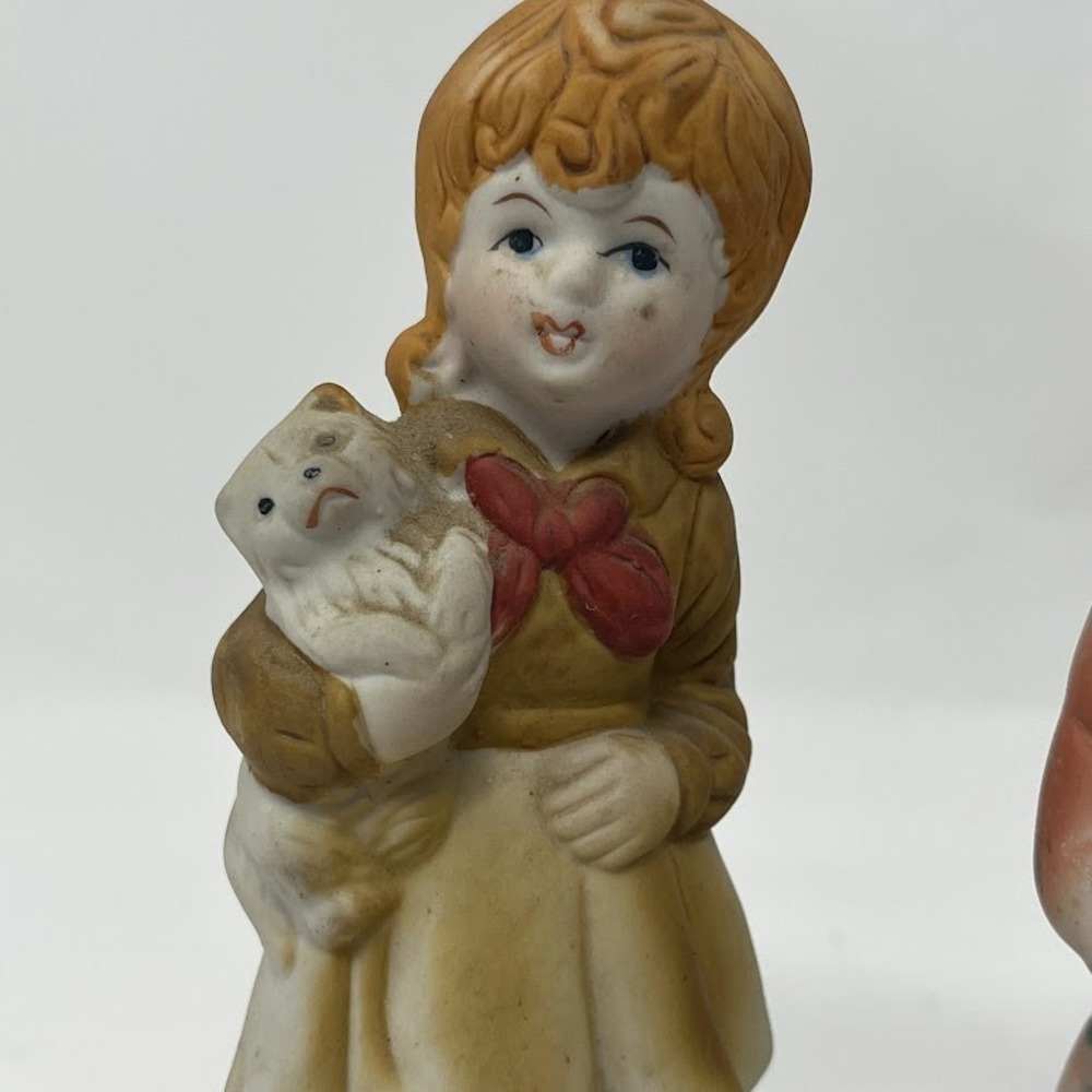 Vintage Bisque Boy and Girl Figurine Set Holding Dogs 7 inch Figurines - Picture 7 of 8